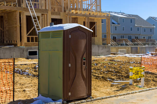 Porta potty delivery and setup in La Mesa, CA